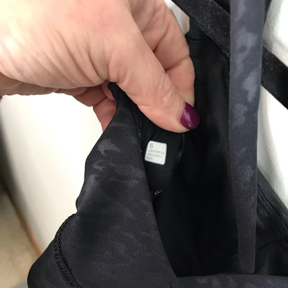 Lululemon Energy Bra Long Line Sz 6 - Picture 6 of 6